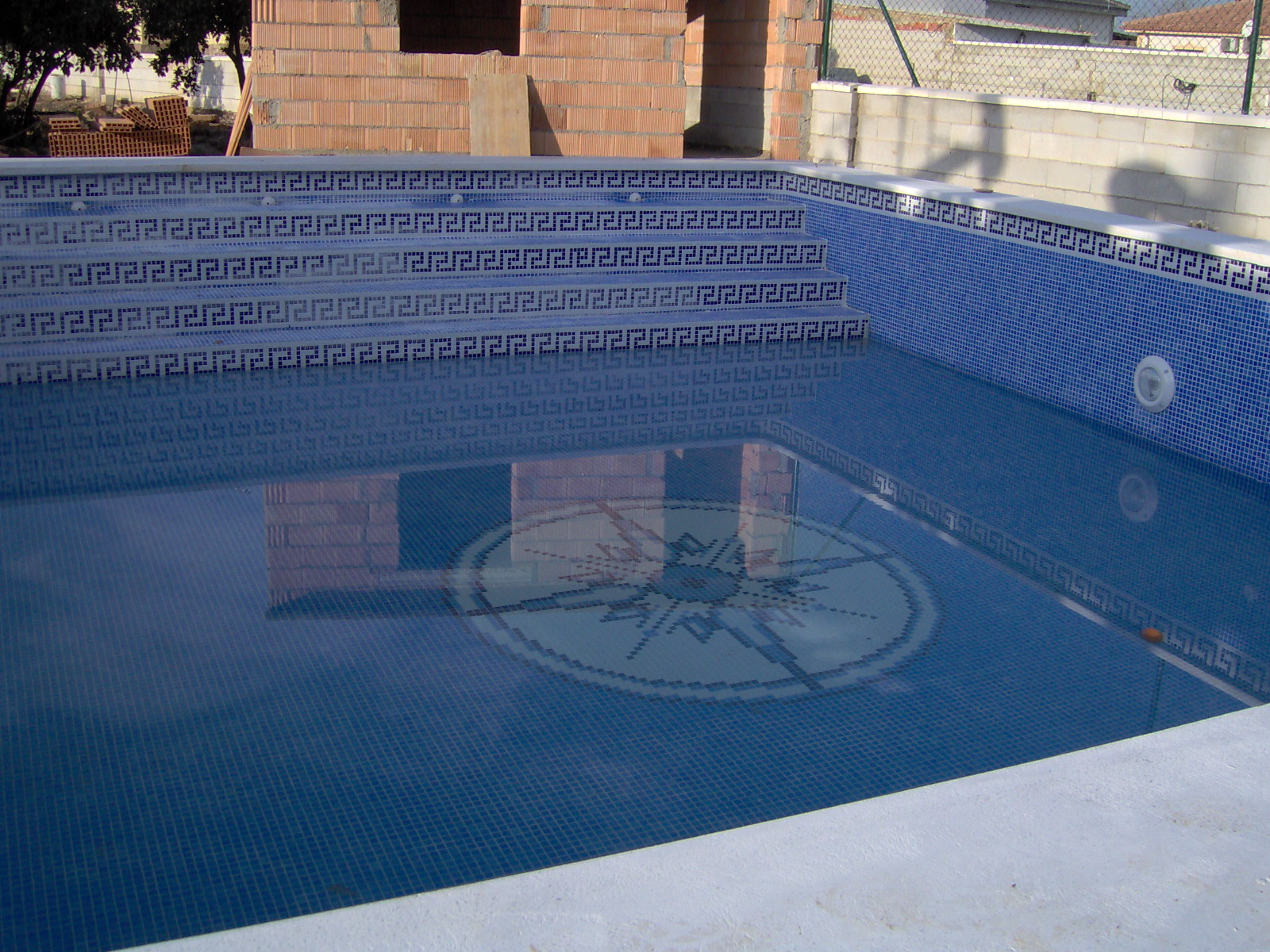 piscina_lateral_escalado.JPG